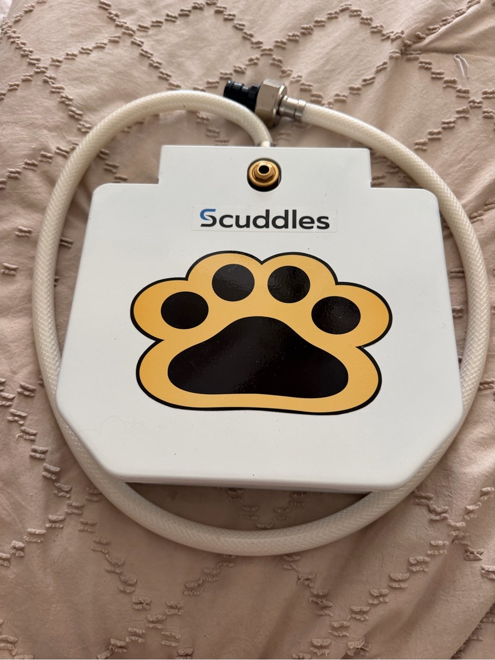 White and Yellow Paw Small-Pet Water fountain